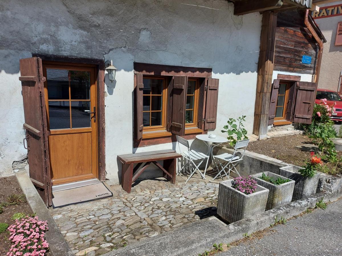Appartement Voute En Gruyere Dans L'Intyamon Enney Luaran gambar